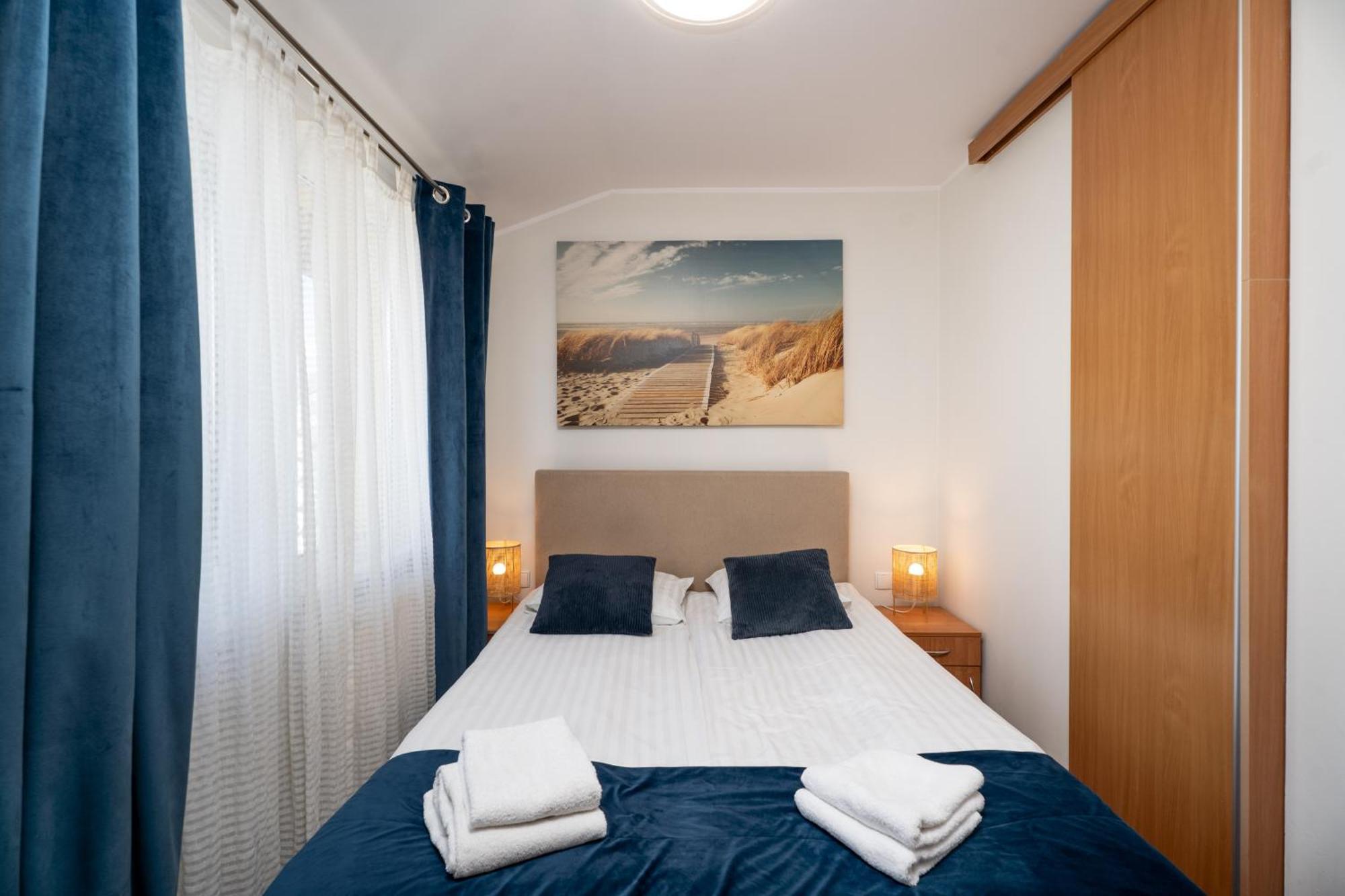 Hotel Male Morze à Chałupy Extérieur photo